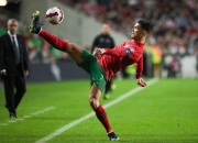 芒果体育-关于C罗在雄鹿比赛中逆转，赛况扑朔迷离引发热议！的信息