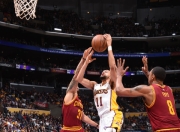 芒果体育-包含阿扎伦卡爆冷击败湖人，回归赛场引爆全场！的词条